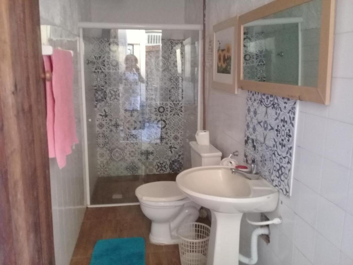 לינה וארוחת בוקר סלבאדור Red Arara מראה חיצוני תמונה